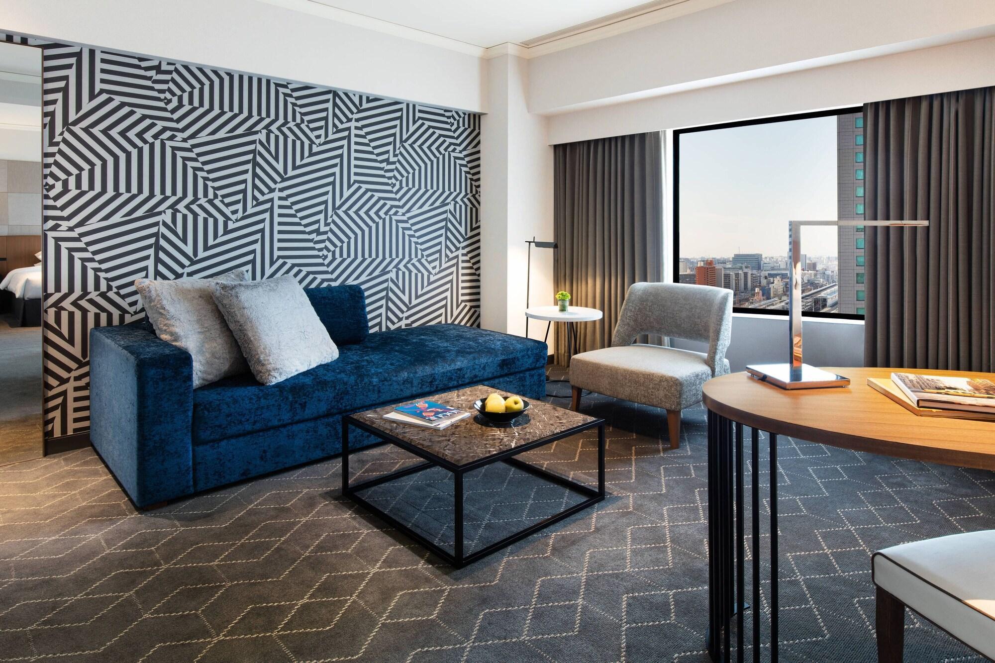 מלון Courtyard By Marriott Shin-Osaka Station מראה חיצוני תמונה A suite at the hotel
