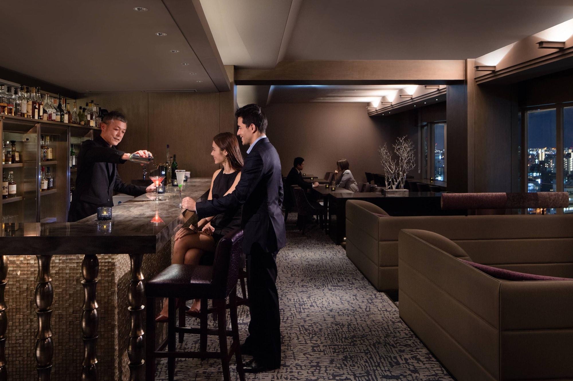 מלון Courtyard By Marriott Shin-Osaka Station מראה חיצוני תמונה The bar at the club