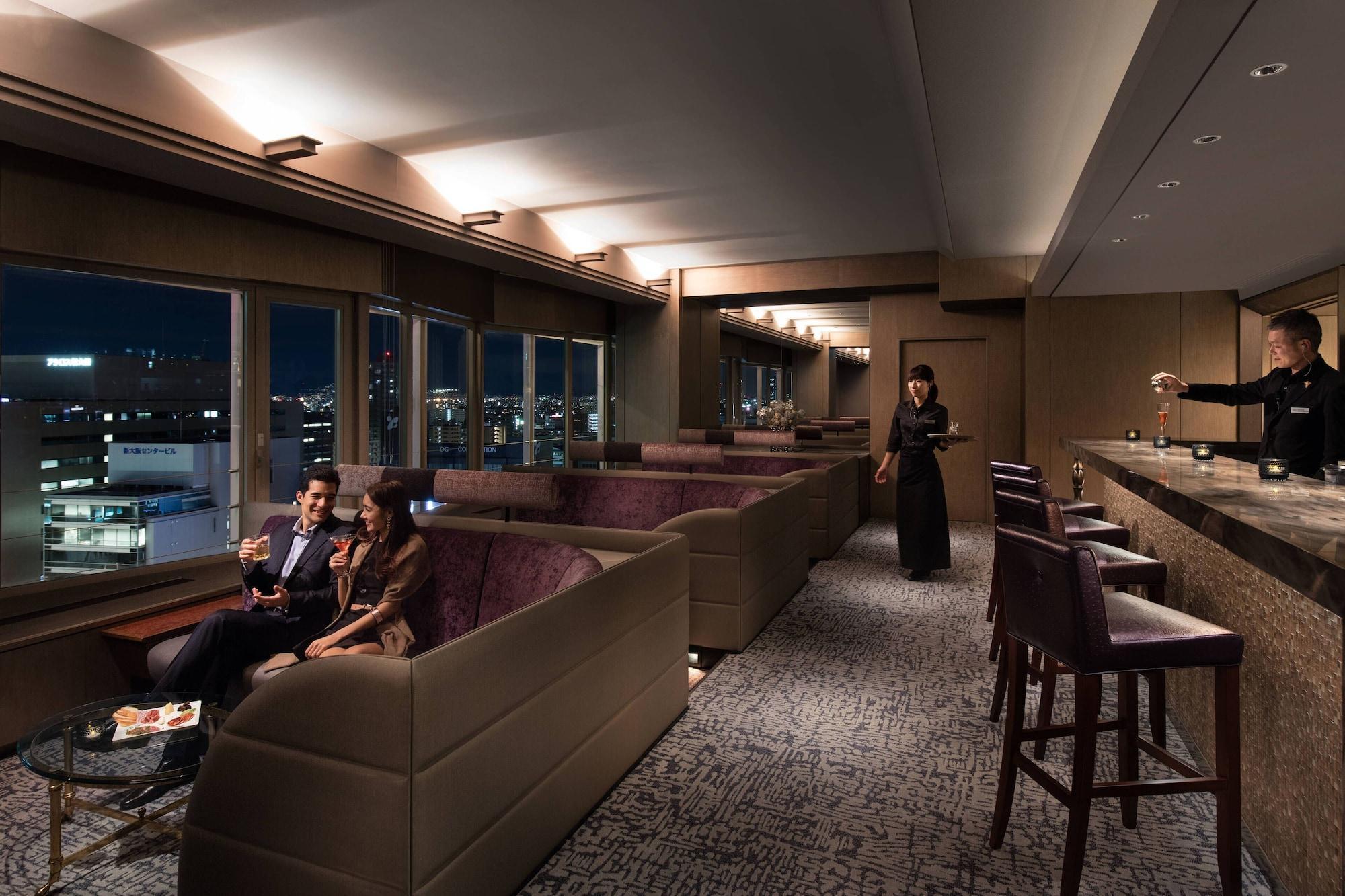 מלון Courtyard By Marriott Shin-Osaka Station מראה חיצוני תמונה The Club lounge at Tokyo International Airport