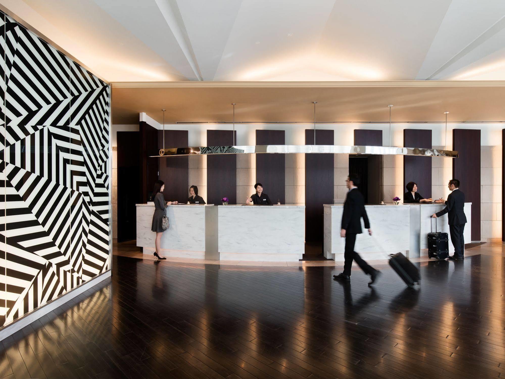 מלון Courtyard By Marriott Shin-Osaka Station מראה חיצוני תמונה The lobby of the hotel